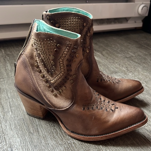 Corral Handcrafted Ankle Booties - Picture 3 of 10